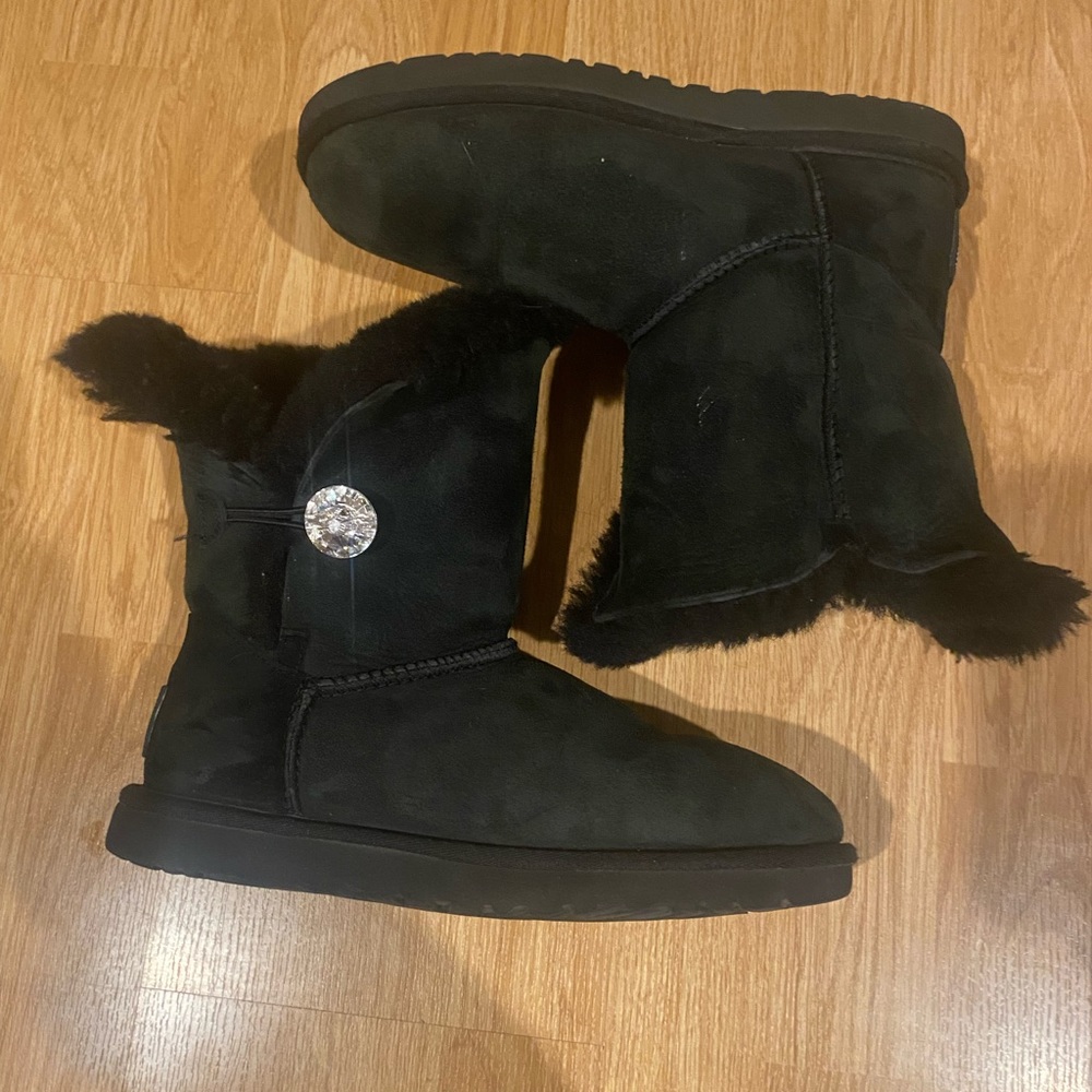 Black Uggs with Swarovski Crystal. Price can be negotiated